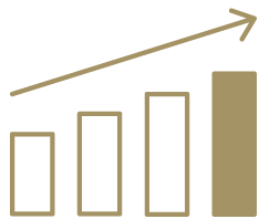 Ein Grafik mit vier Säulen mit ansteigender Höhe und einem Pfeil der den Anstieg verdeutlicht. Die vierte Säule ist eingefärbt.